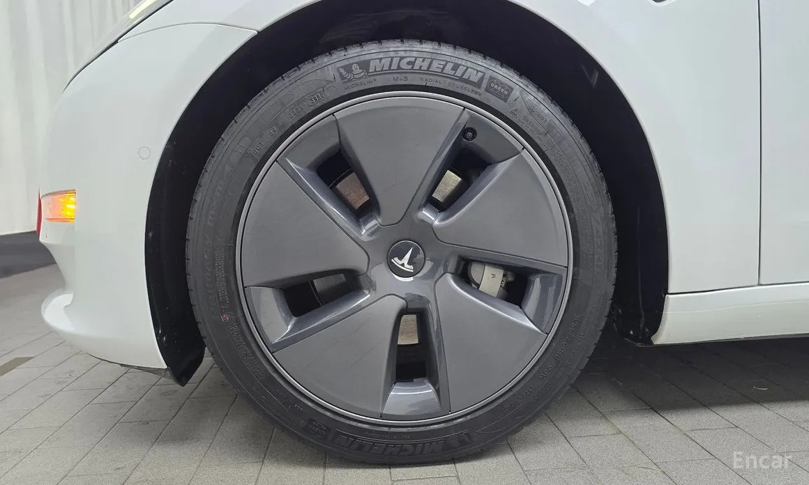 Фото 5 - Tesla Model 3