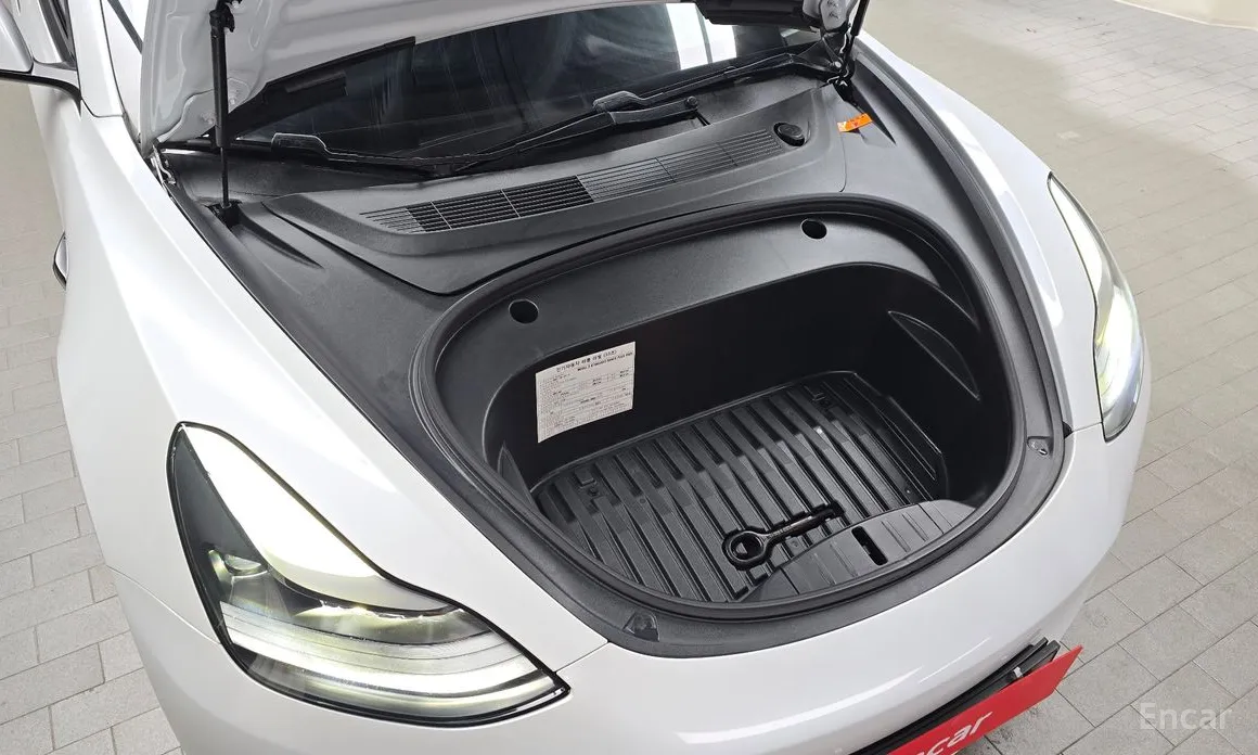 Фото 6 - Tesla Model 3