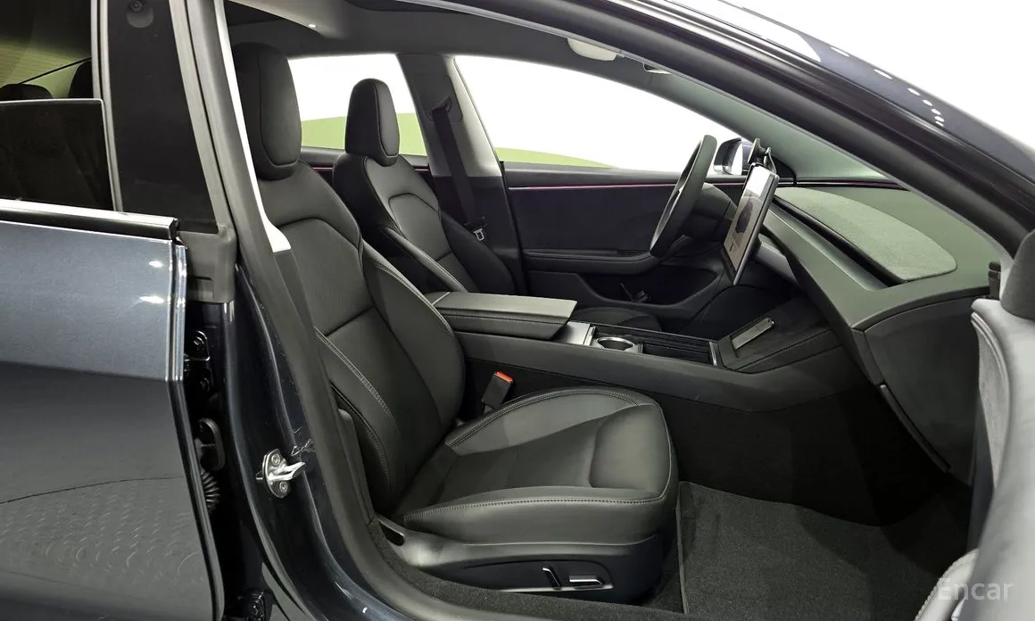 Фото 10 - Tesla Model 3