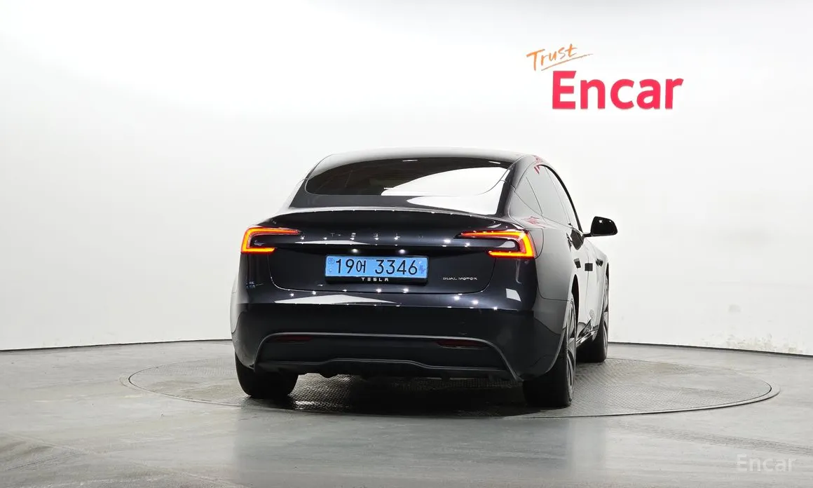 Фото 4 - Tesla Model 3