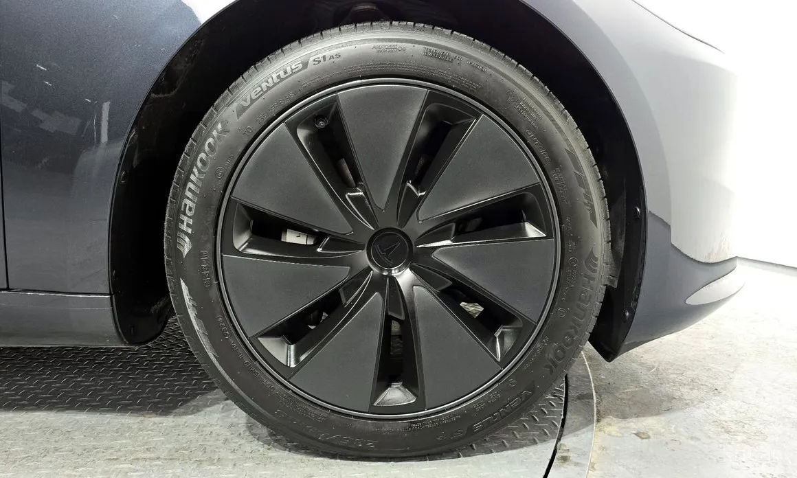 Фото 5 - Tesla Model 3