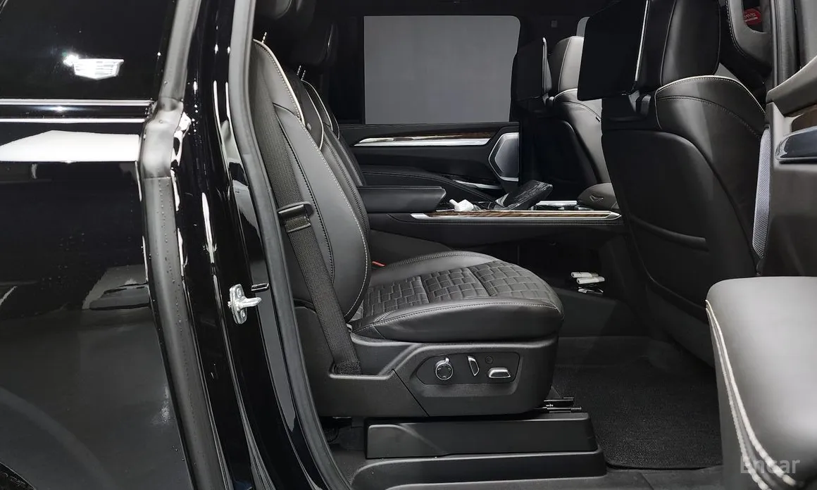 Фото 12 - Cadillac Escalade