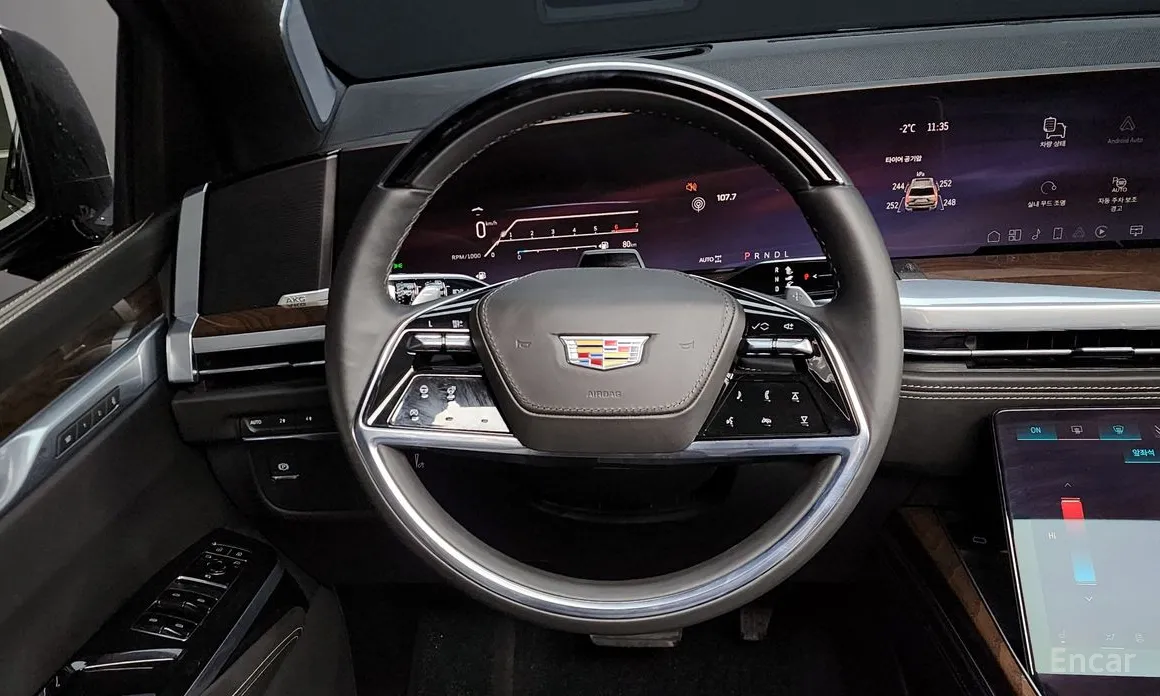 Фото 13 - Cadillac Escalade