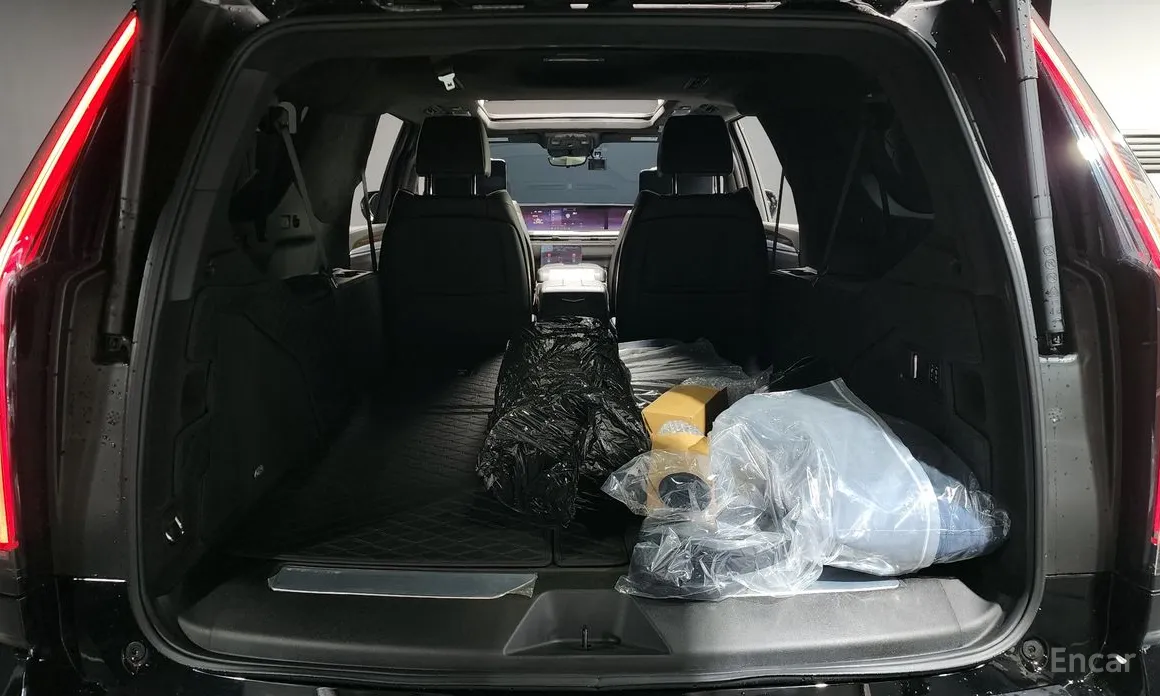 Фото 20 - Cadillac Escalade