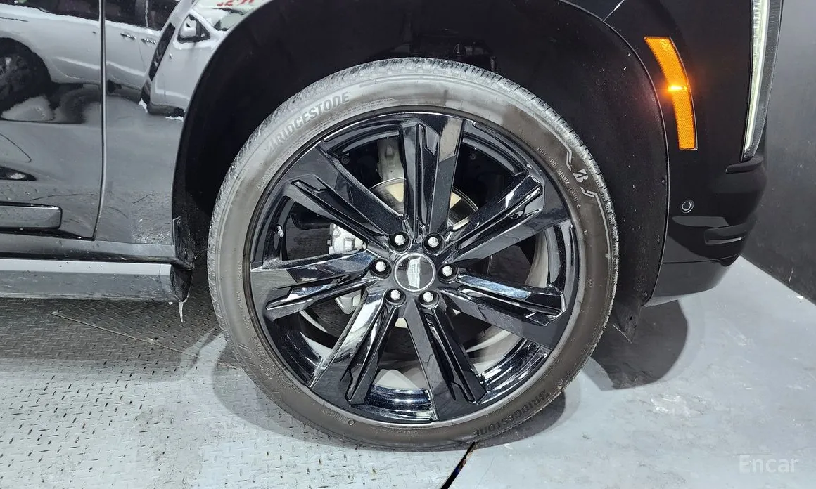 Фото 5 - Cadillac Escalade