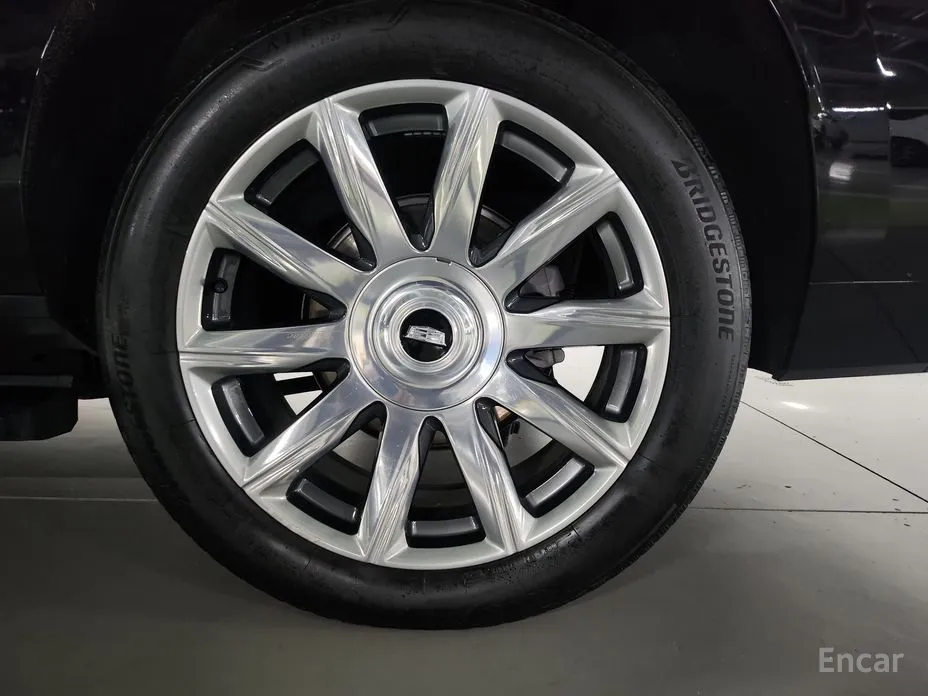 Фото 11 - Cadillac Escalade