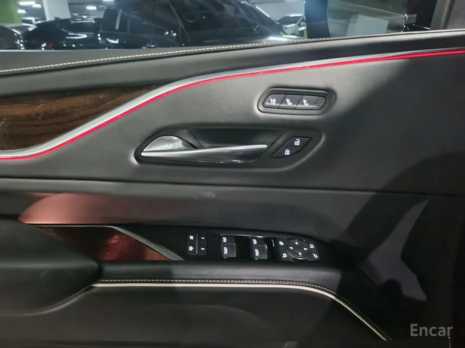 Фото 17 - Cadillac Escalade