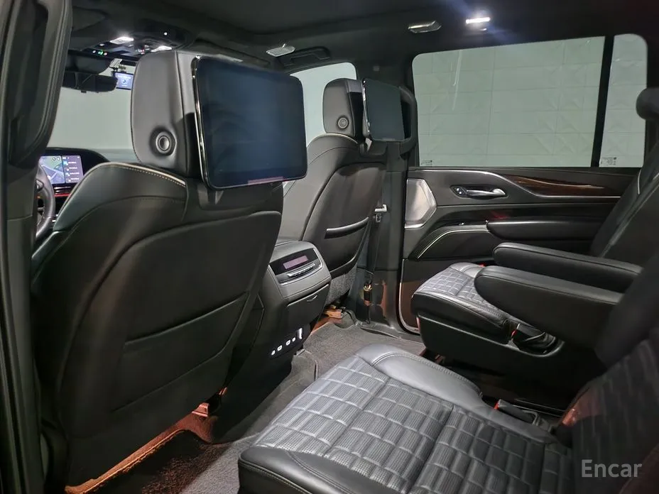 Фото 9 - Cadillac Escalade