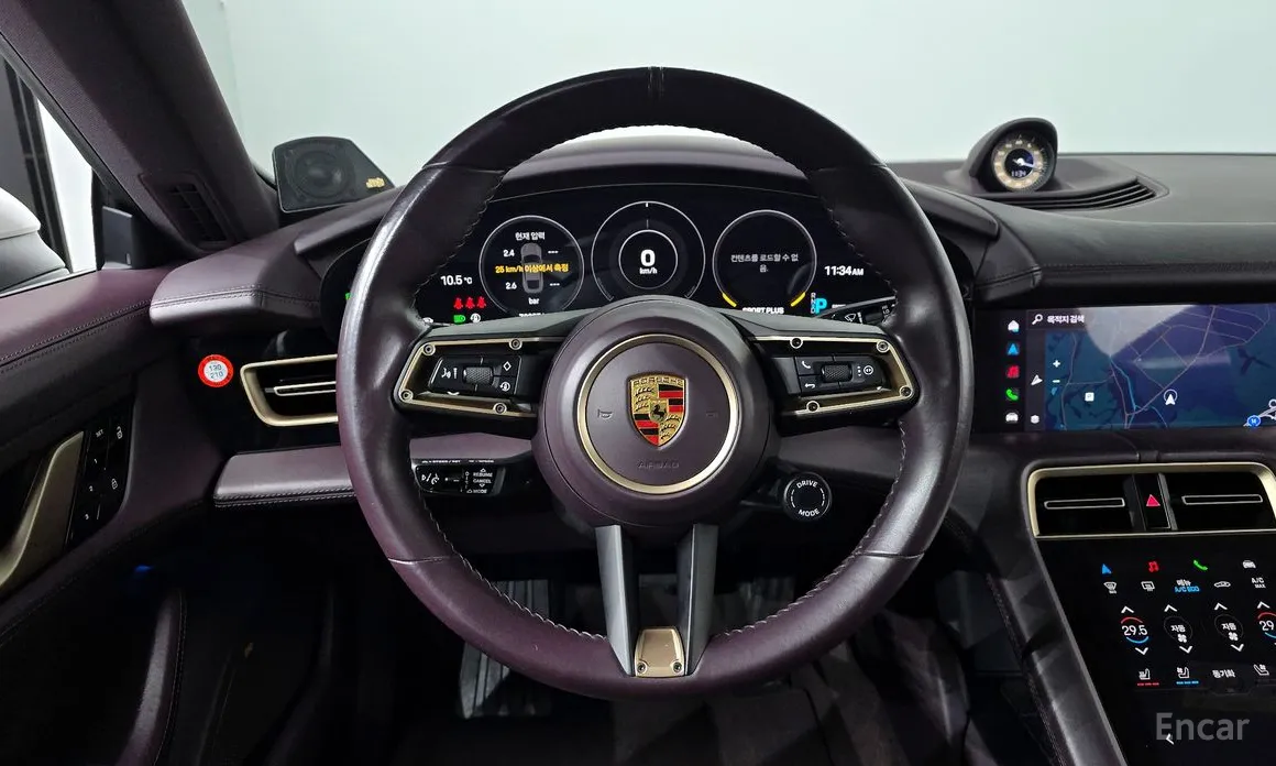 Фото 13 - Porsche Taycan