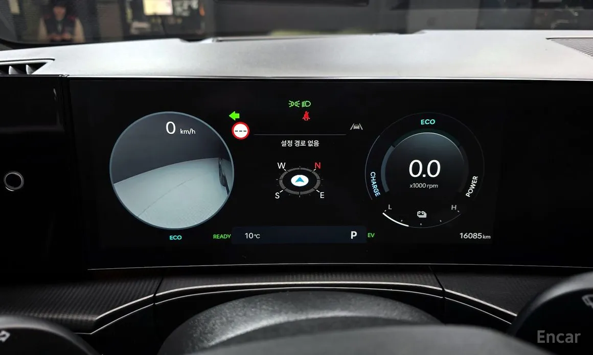 Фото 8 - Hyundai Santa Fe