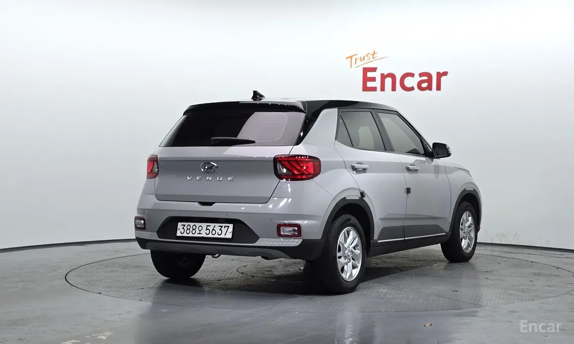 Фото 2 - Hyundai Venue
