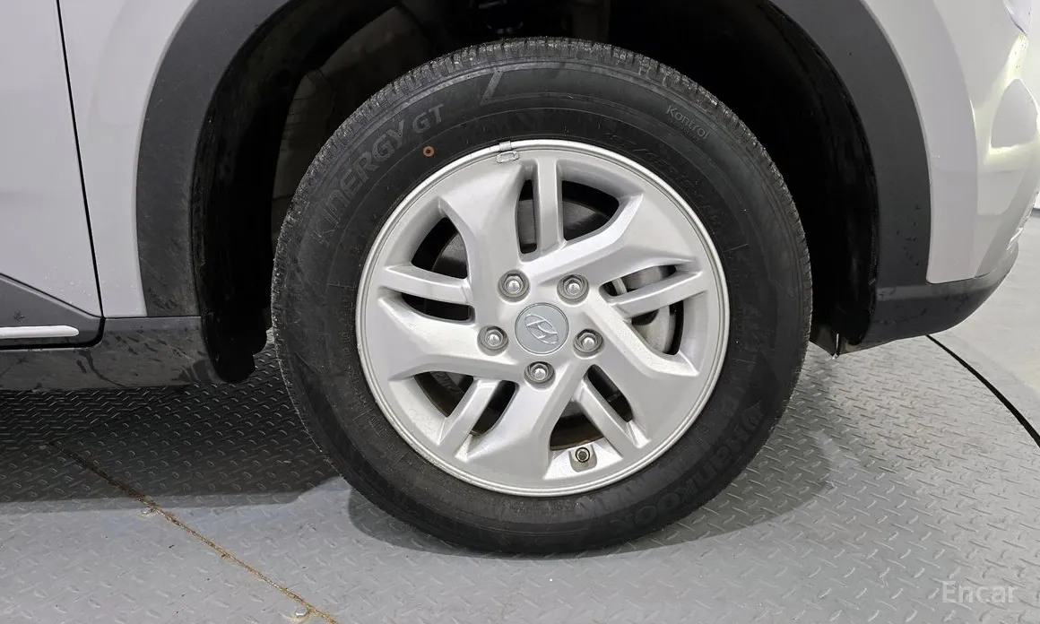 Фото 5 - Hyundai Venue