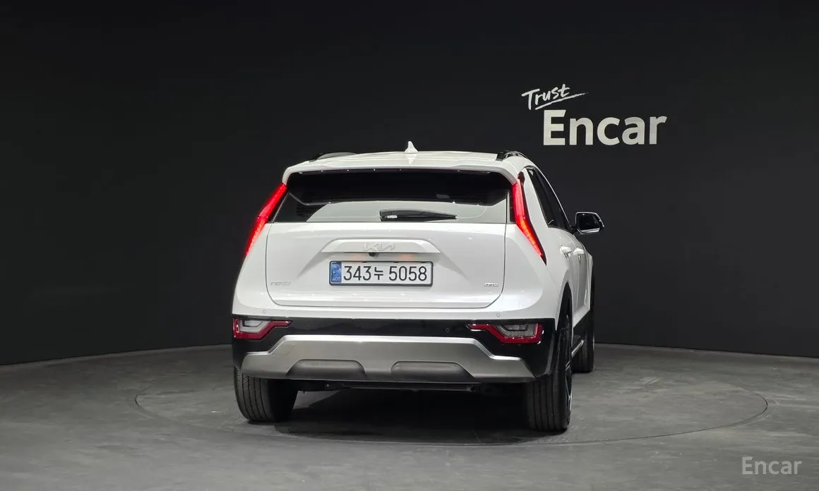 Фото 4 - Kia Niro