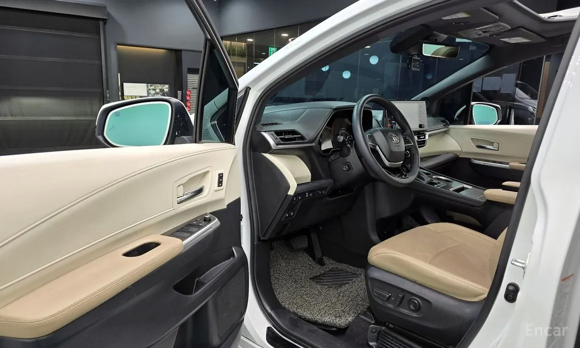 Фото 11 - Toyota Sienna