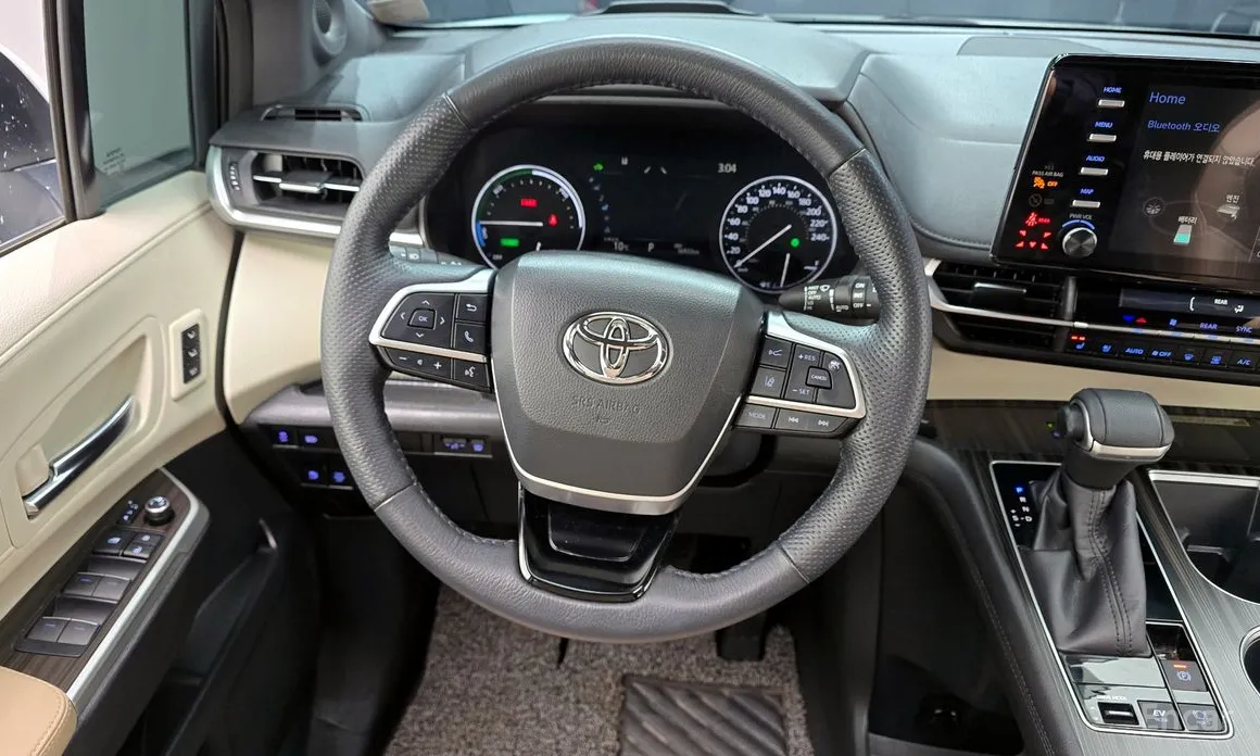 Фото 14 - Toyota Sienna