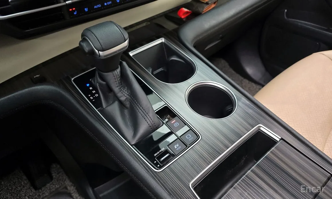 Фото 9 - Toyota Sienna