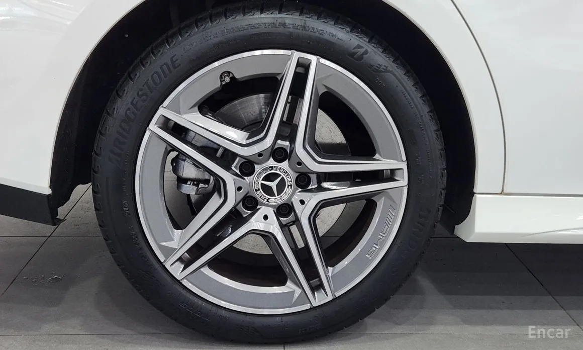 Фото 5 - Mercedes-Benz CLA-Class