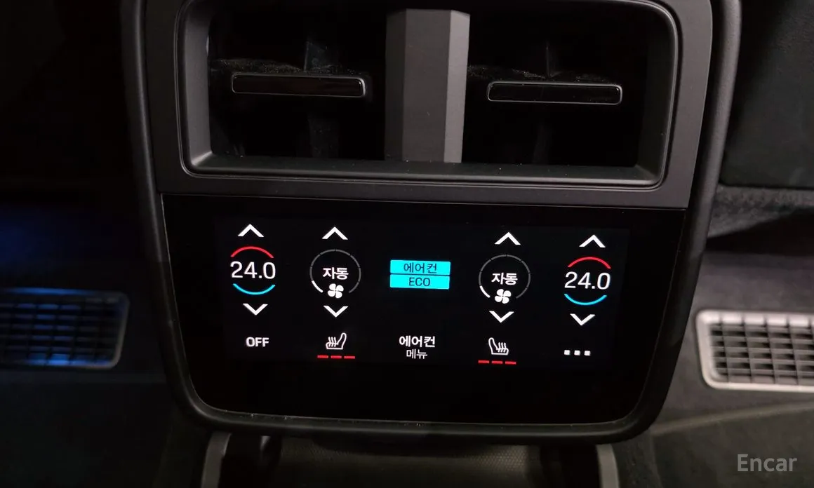 Фото 19 - Porsche Taycan