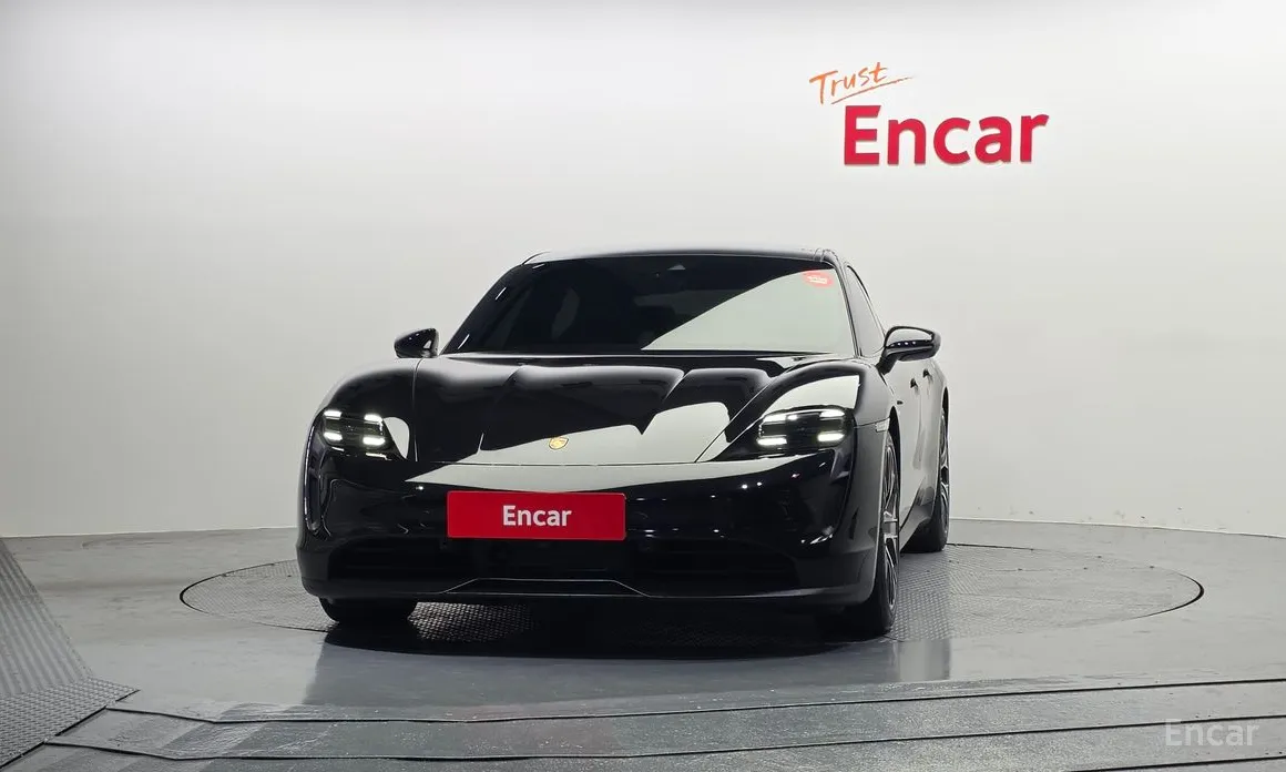 Фото 3 - Porsche Taycan