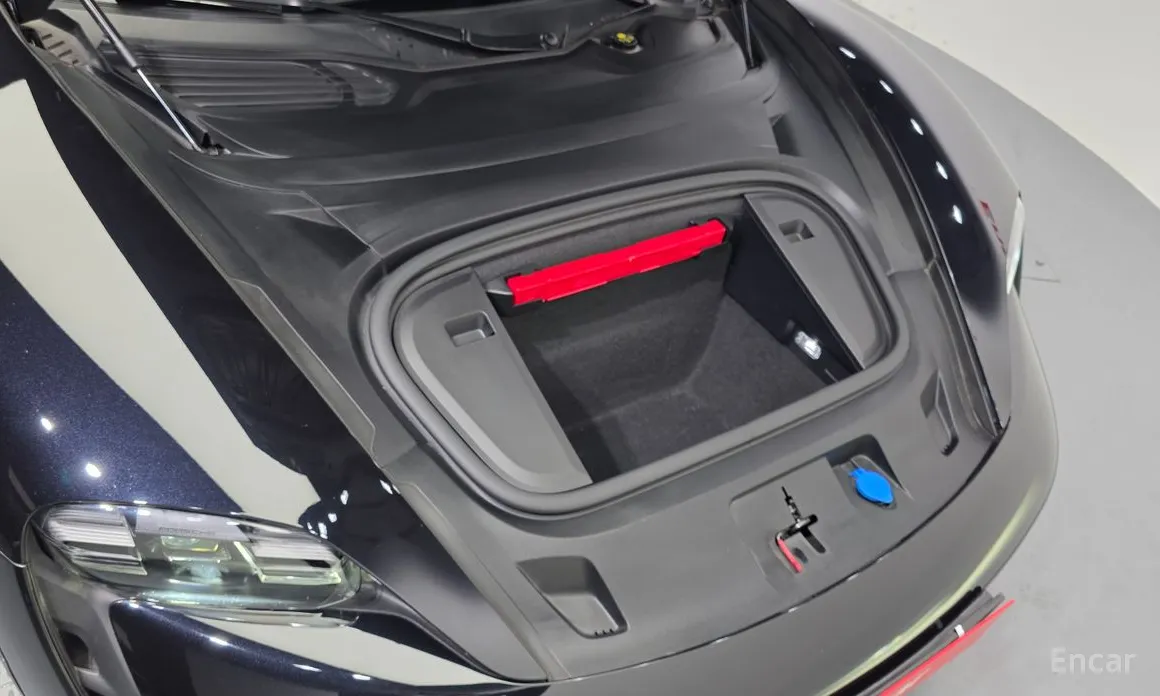 Фото 6 - Porsche Taycan