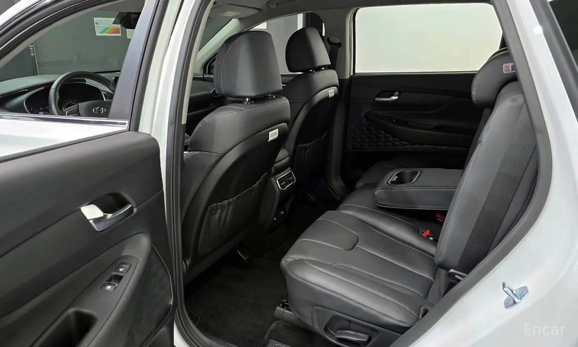 Фото 11 - Hyundai Santa Fe