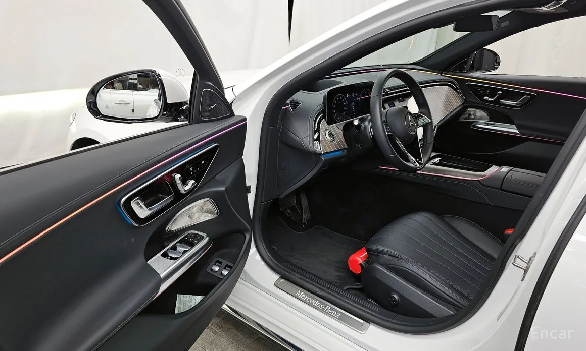 Фото 10 - Mercedes-Benz E-Class