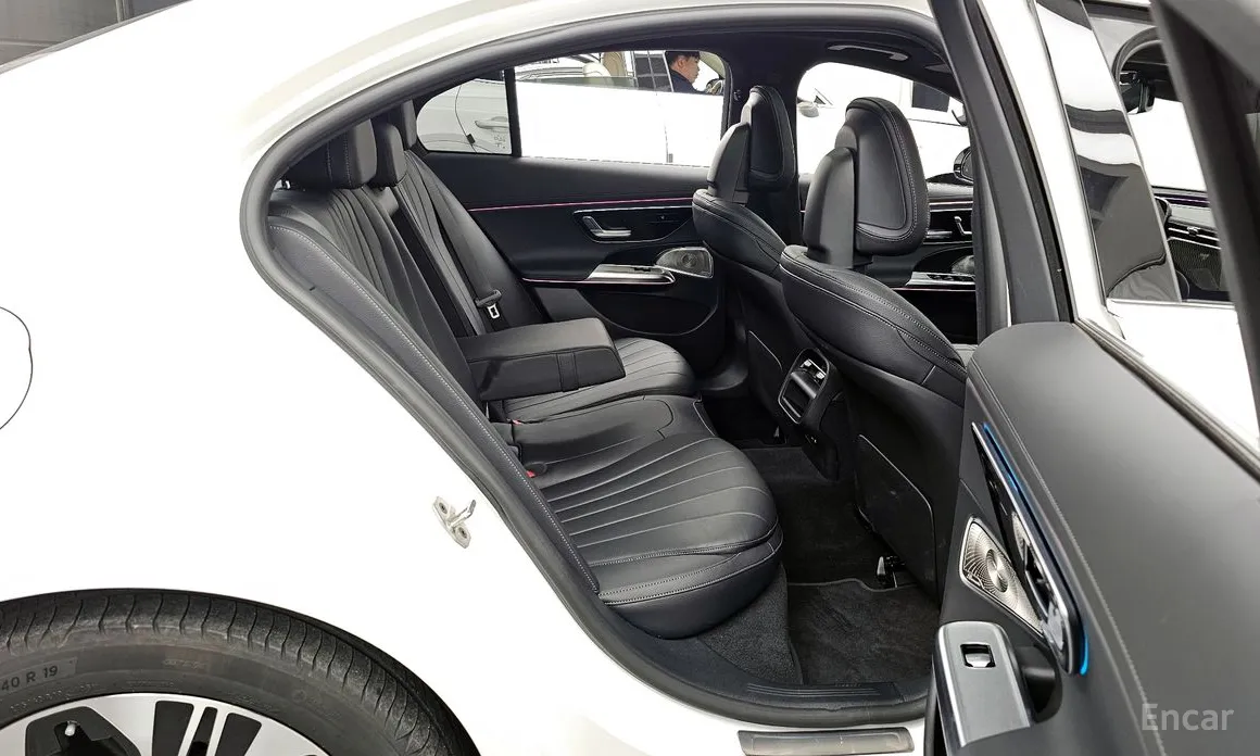 Фото 12 - Mercedes-Benz E-Class