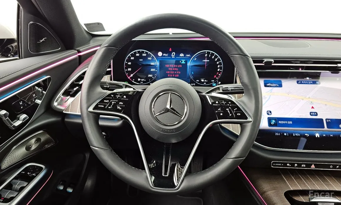 Фото 13 - Mercedes-Benz E-Class