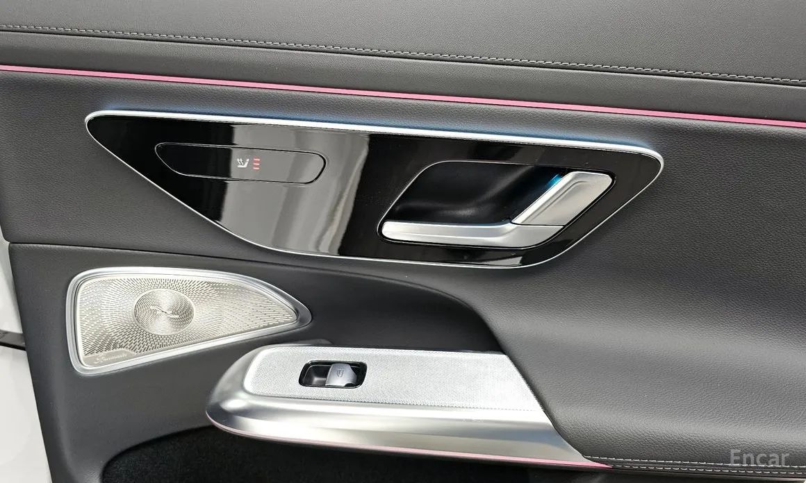 Фото 18 - Mercedes-Benz E-Class