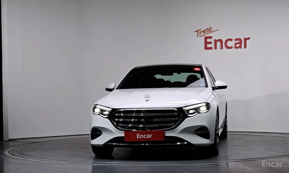 Фото 3 - Mercedes-Benz E-Class