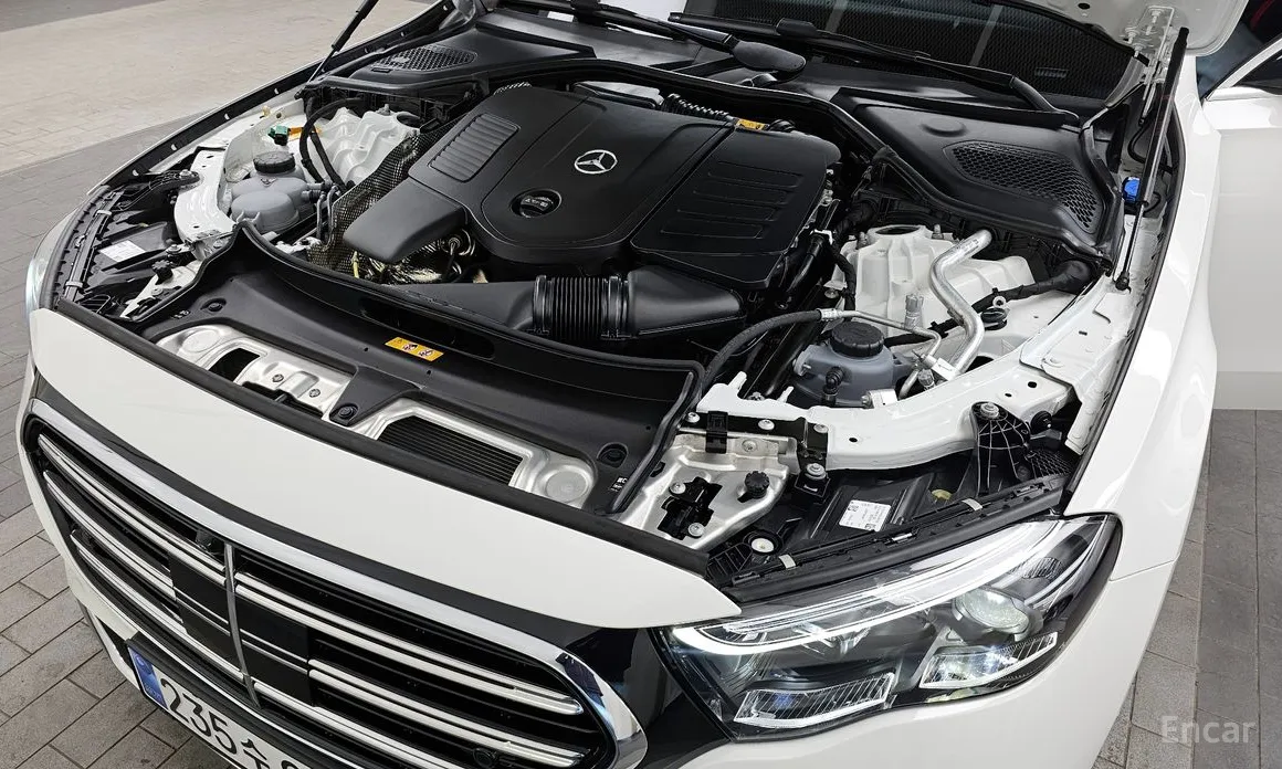 Фото 6 - Mercedes-Benz E-Class