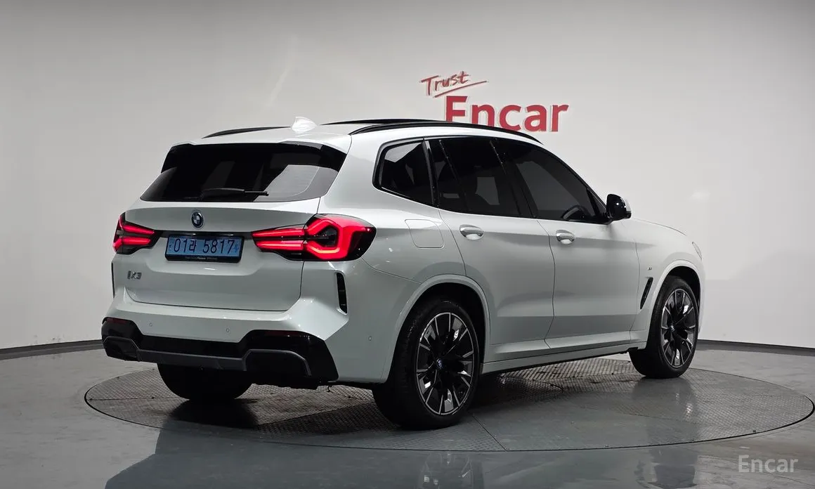 Фото 2 - BMW iX3