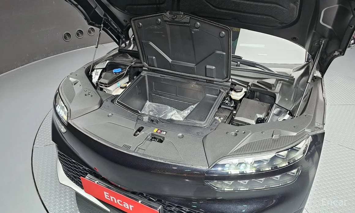 Фото 6 - Genesis GV60