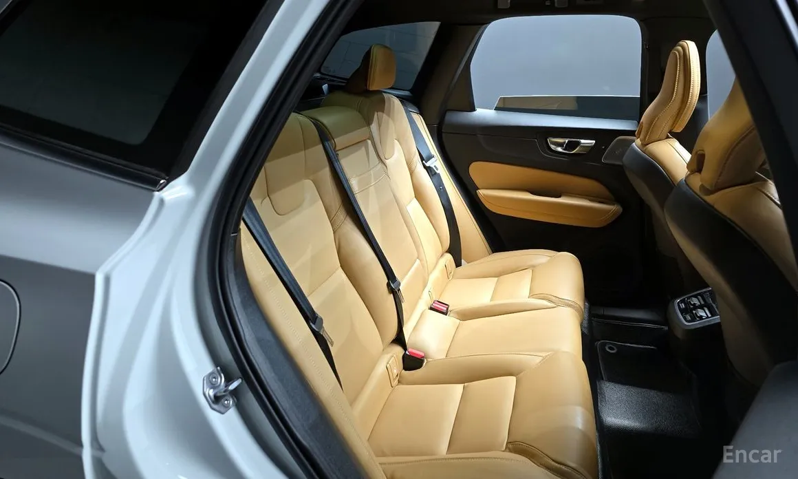 Фото 12 - Volvo XC60