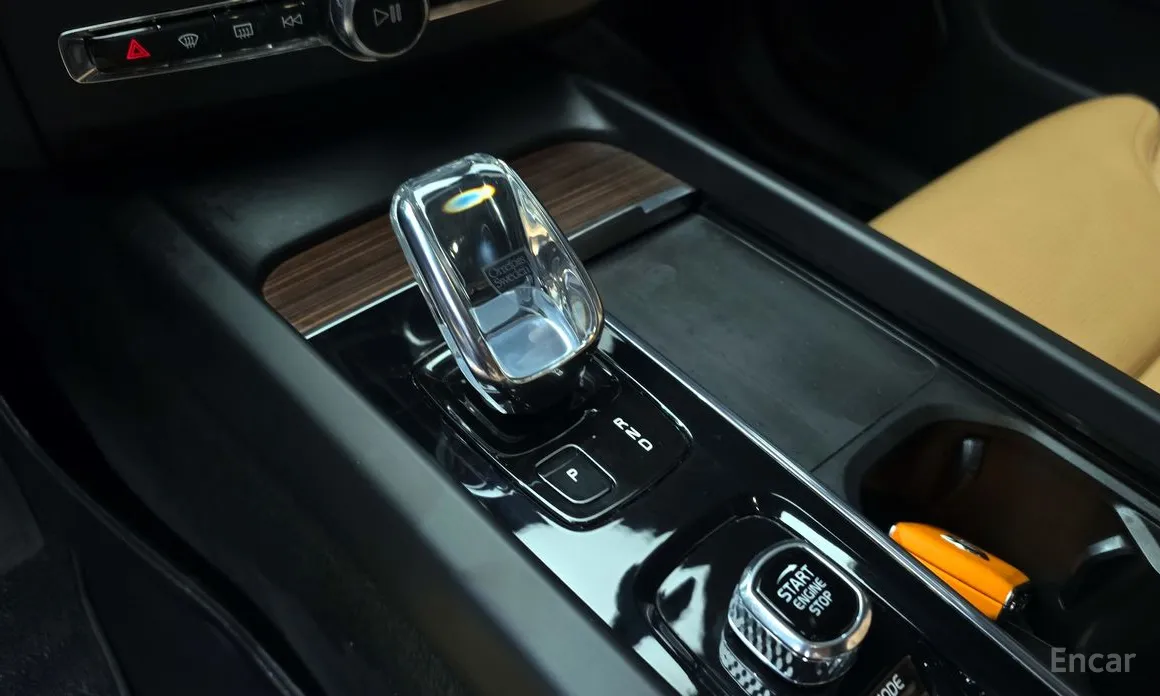 Фото 9 - Volvo XC60