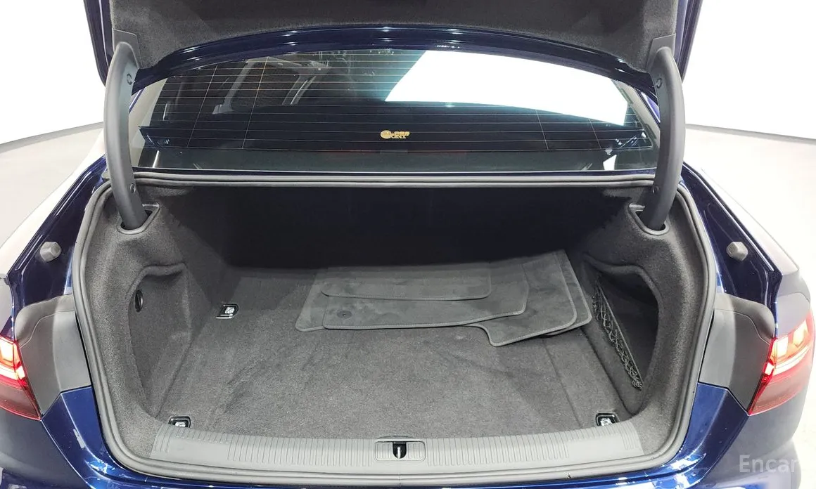 Фото 20 - Audi A4