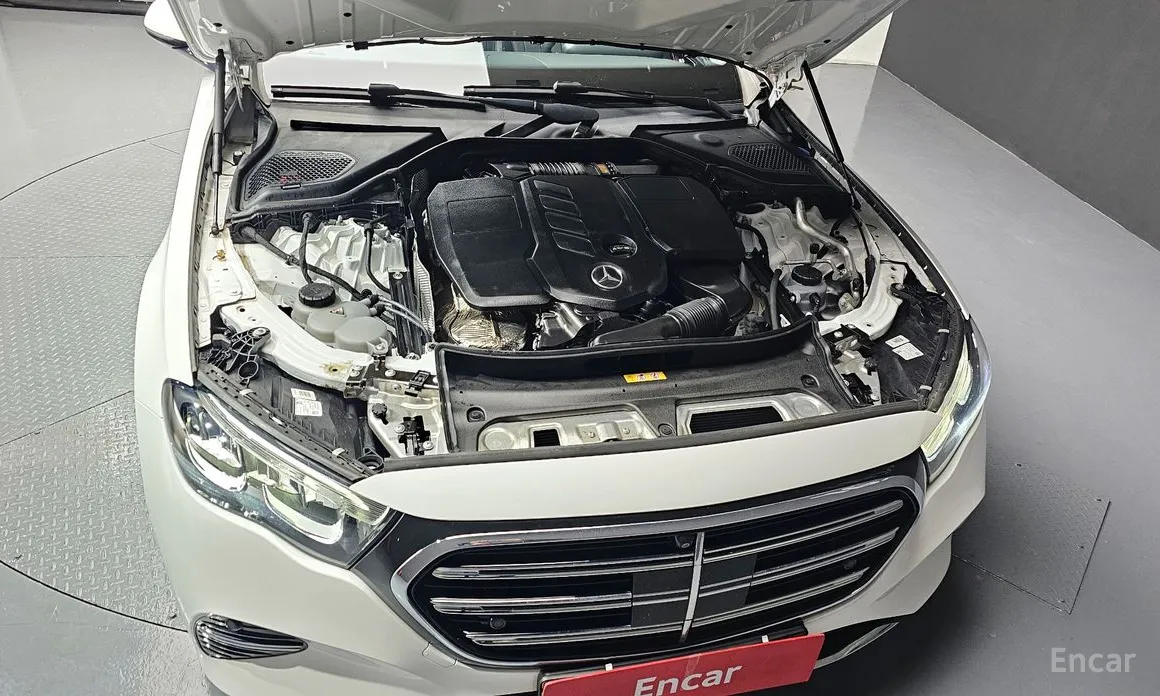 Фото 6 - Mercedes-Benz E-Class