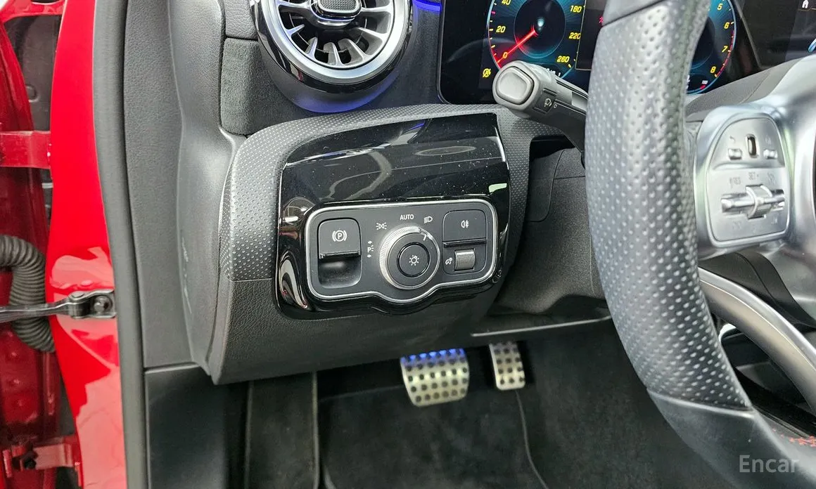 Фото 16 - Mercedes-Benz A-Class