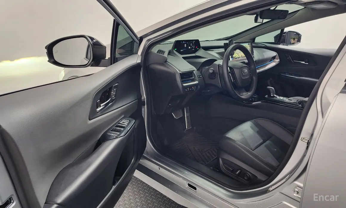 Фото 10 - Toyota Prius