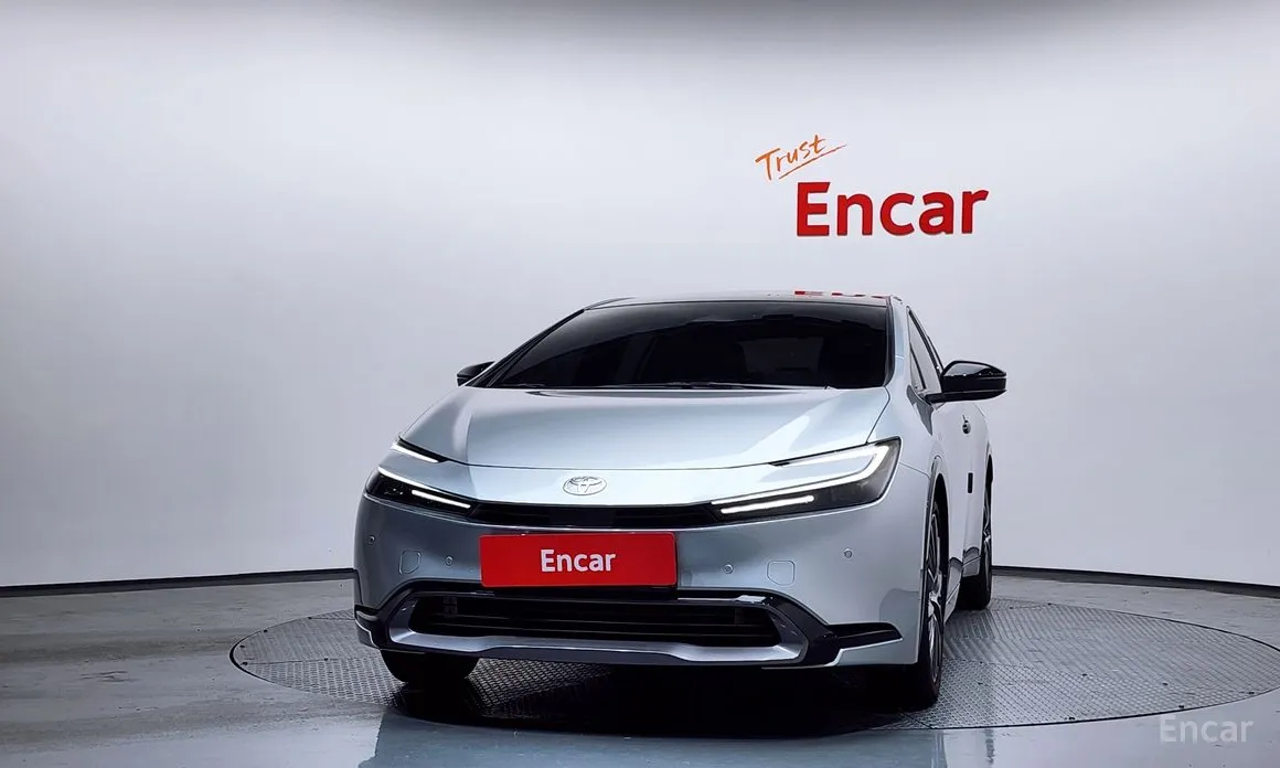 Фото 3 - Toyota Prius