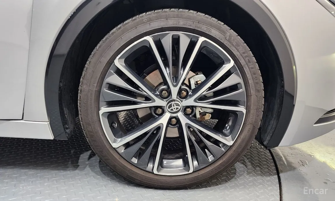 Фото 5 - Toyota Prius