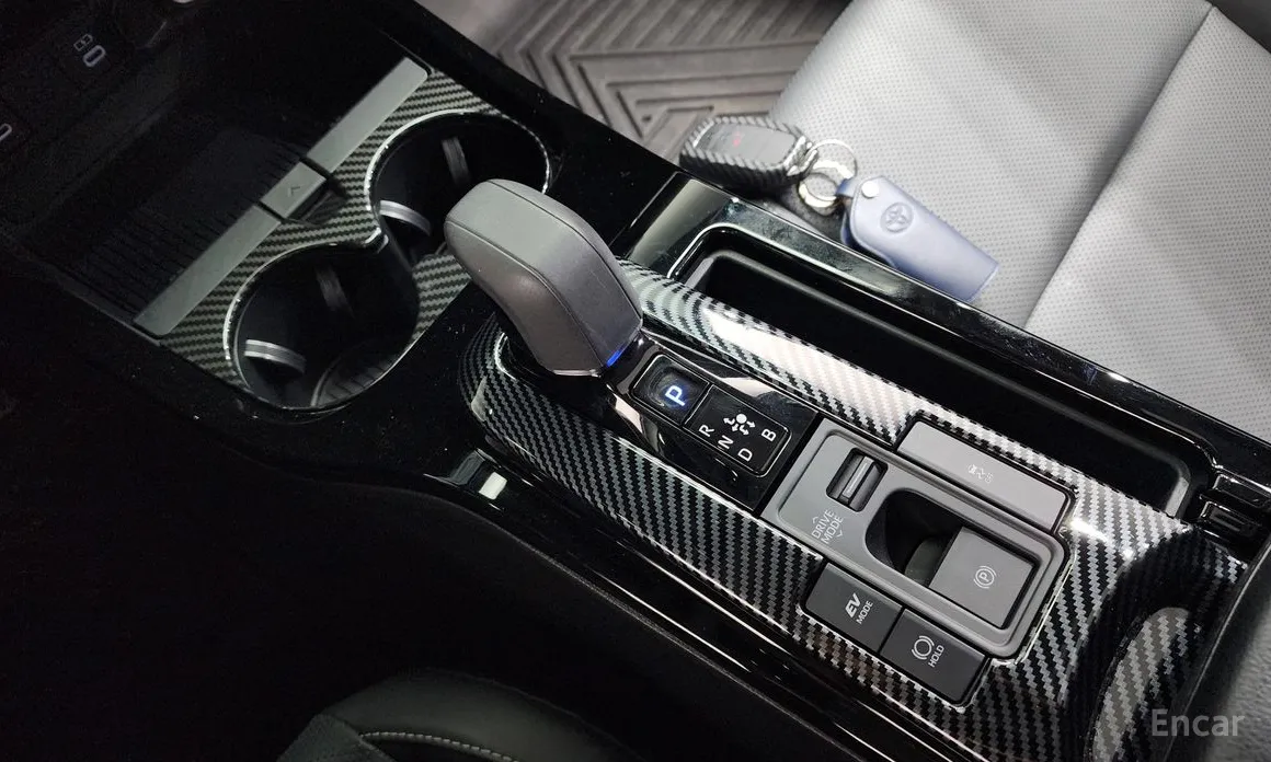 Фото 9 - Toyota Prius