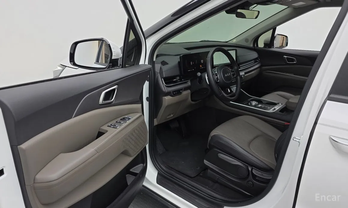 Фото 10 - Kia Carnival