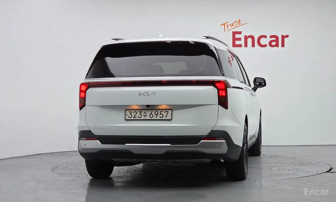 Фото 4 - Kia Carnival