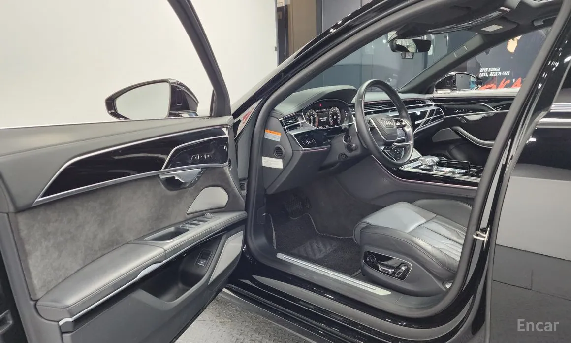 Фото 10 - Audi A8