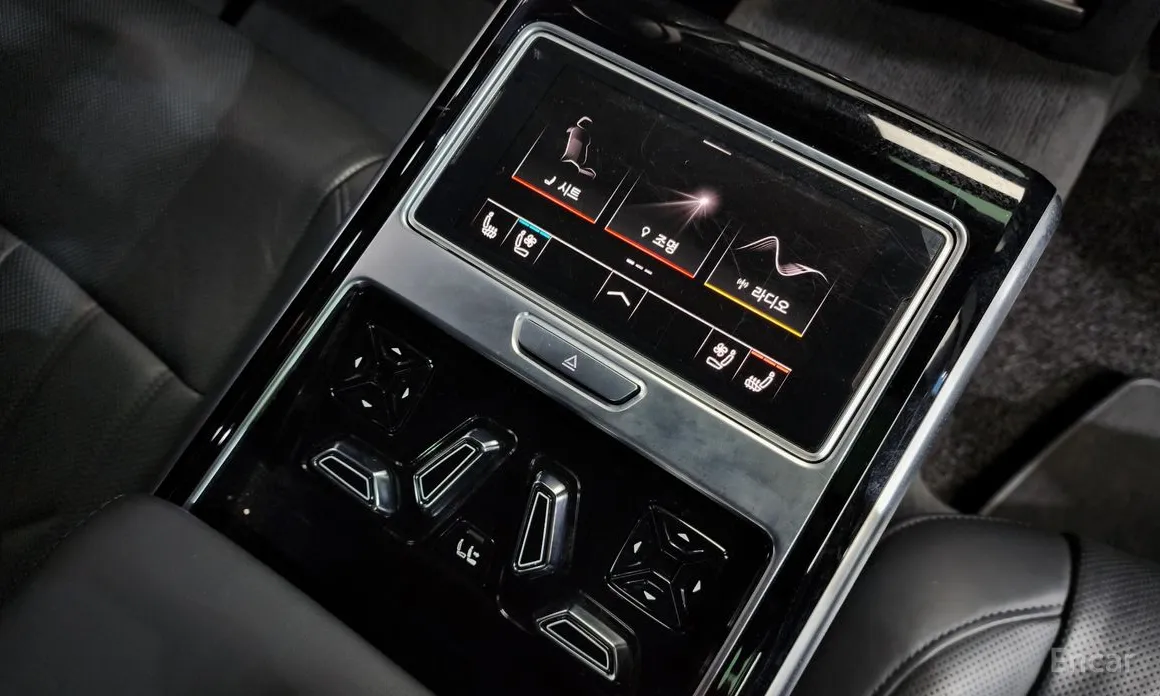 Фото 18 - Audi A8