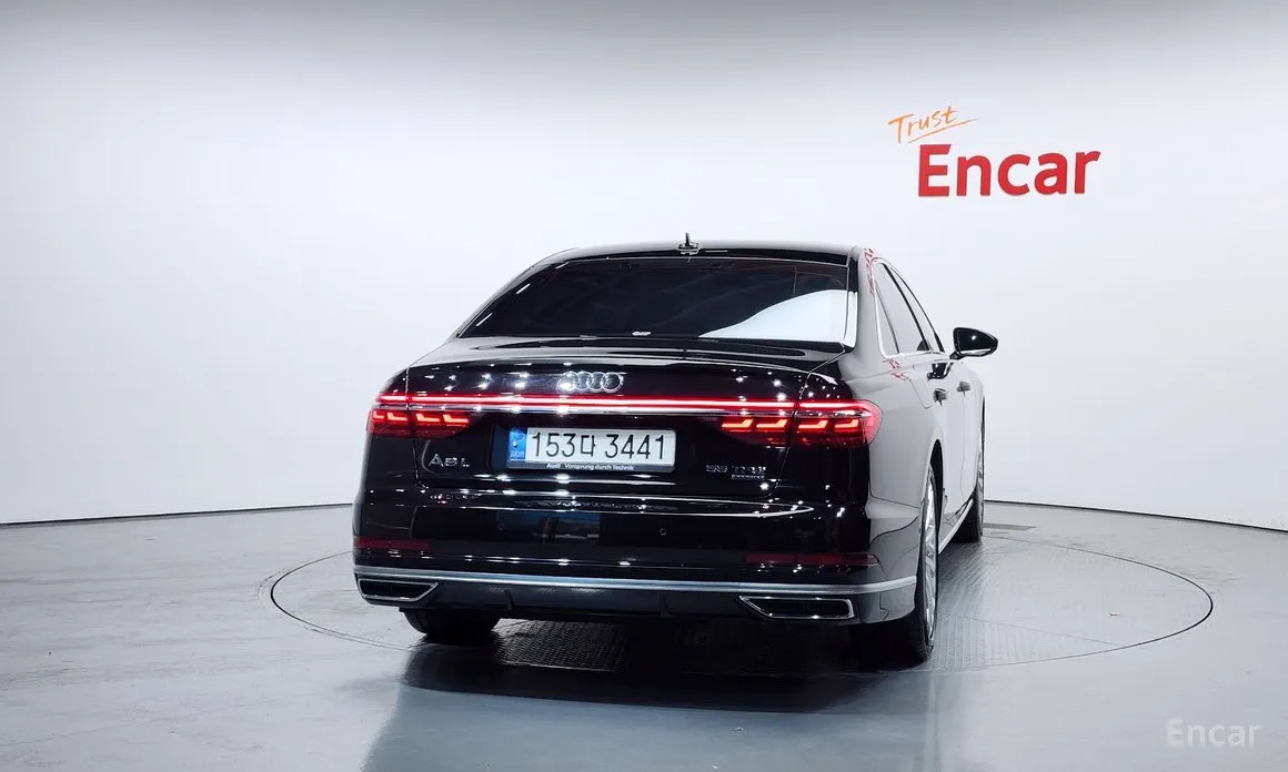 Фото 4 - Audi A8