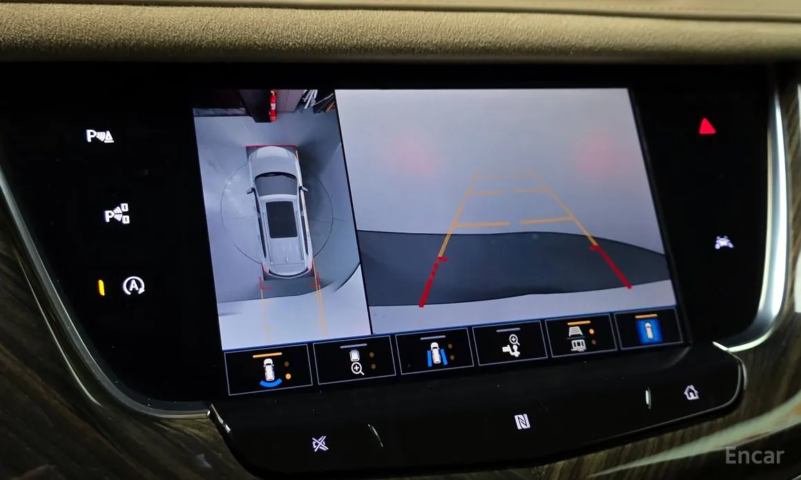 Фото 13 - Cadillac XT6