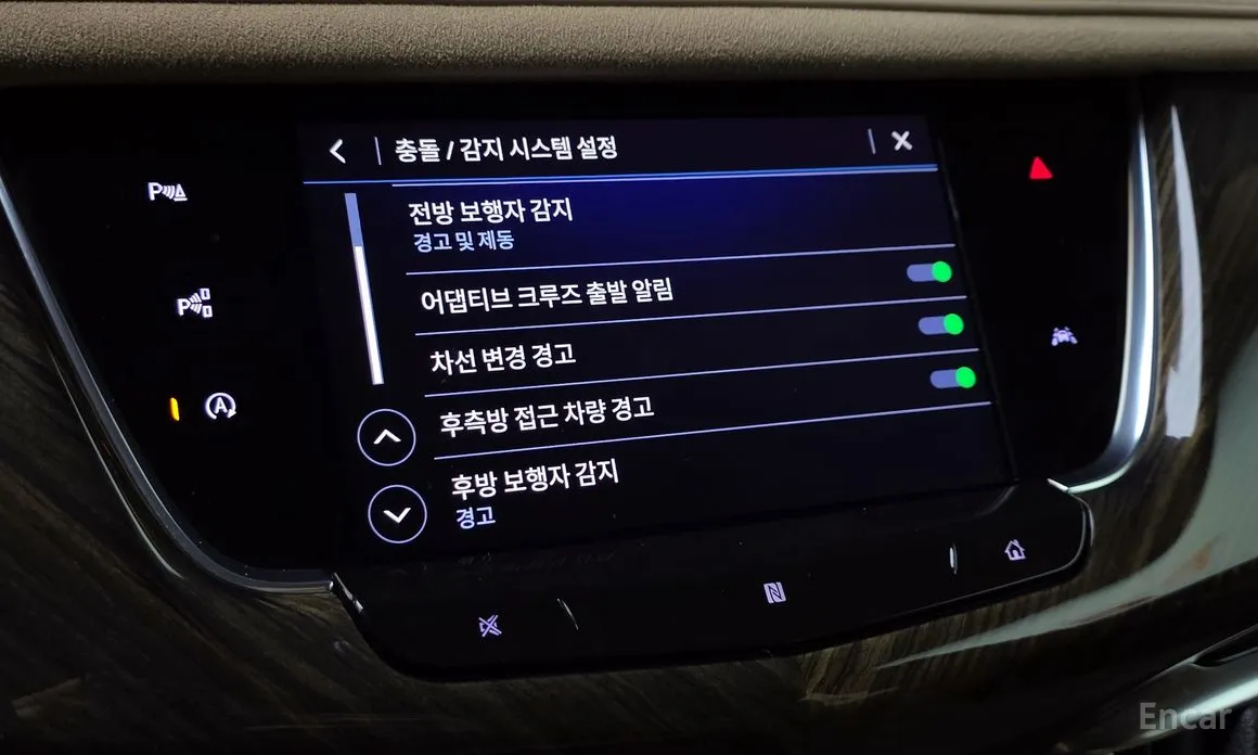 Фото 14 - Cadillac XT6