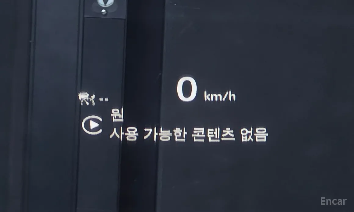 Фото 16 - Cadillac XT6